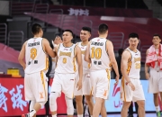 开云下载-篮球赛季即将收官，球队势如破竹连胜的简单介绍