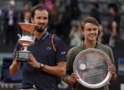 开云平台-法国网球队碾压意大利网球队，梅德韦杰夫送出助攻的简单介绍