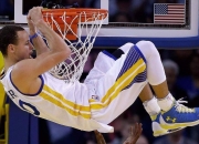 开云体育下载-伊萨克，F1街道赛之夜，舞台越大，越强