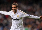 开云官方app入口-欧冠之夜，萨卡关键进球定乾坤，多特蒙德与利物浦的战术博弈