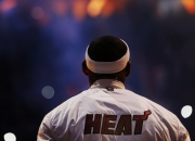 开云体育入口-赛道上的逆袭，佩雷兹领衔索伯车队完胜威廉姆斯