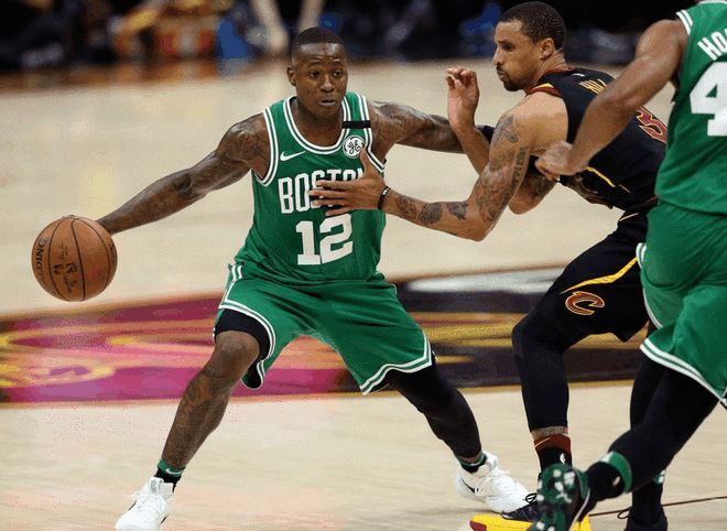 日本男篮碾压凯尔特人B队，麦科勒姆爆发神勇