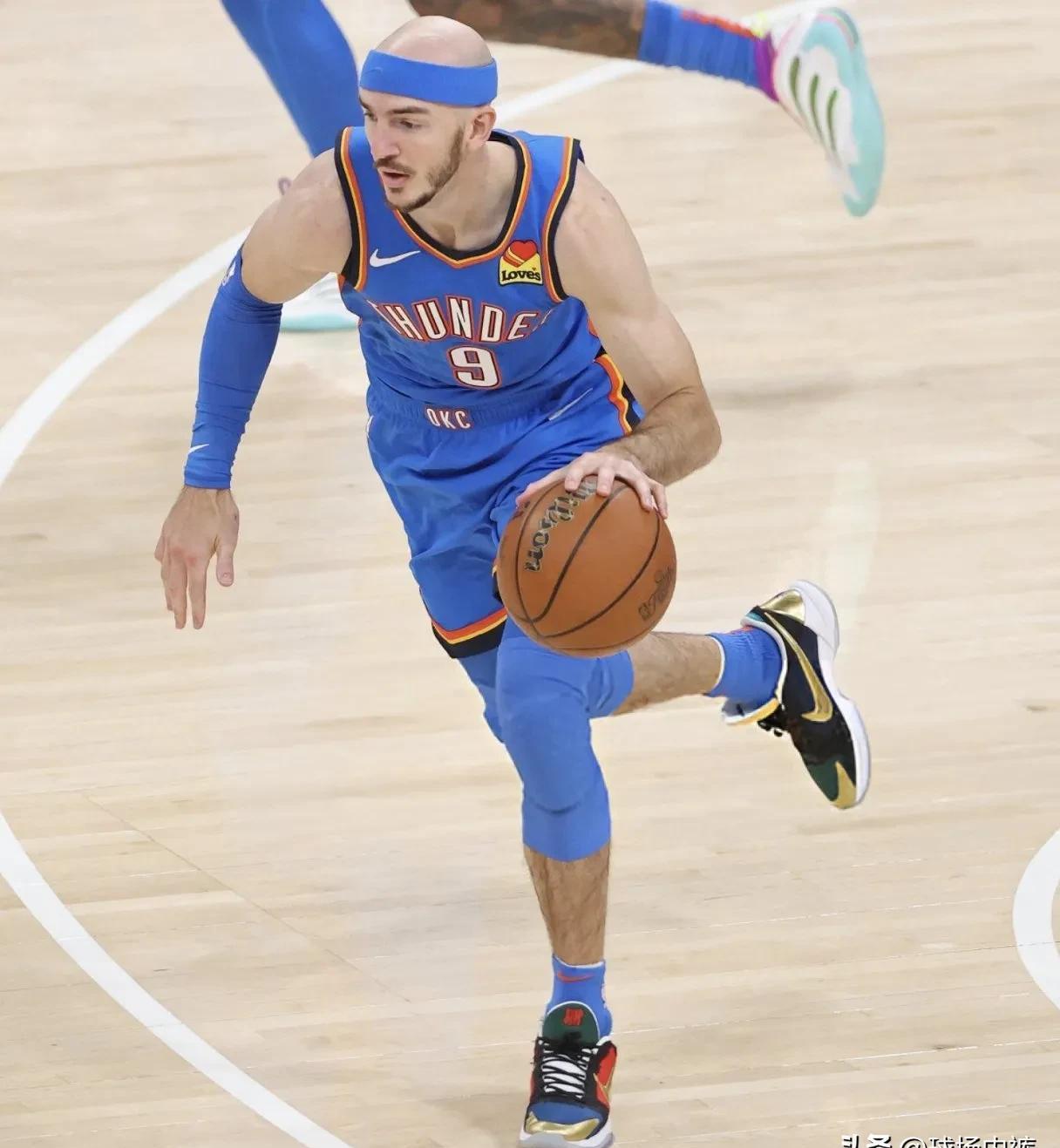 包含希腊男篮轻取阿根廷男篮，卡鲁索完成帽子戏法的词条