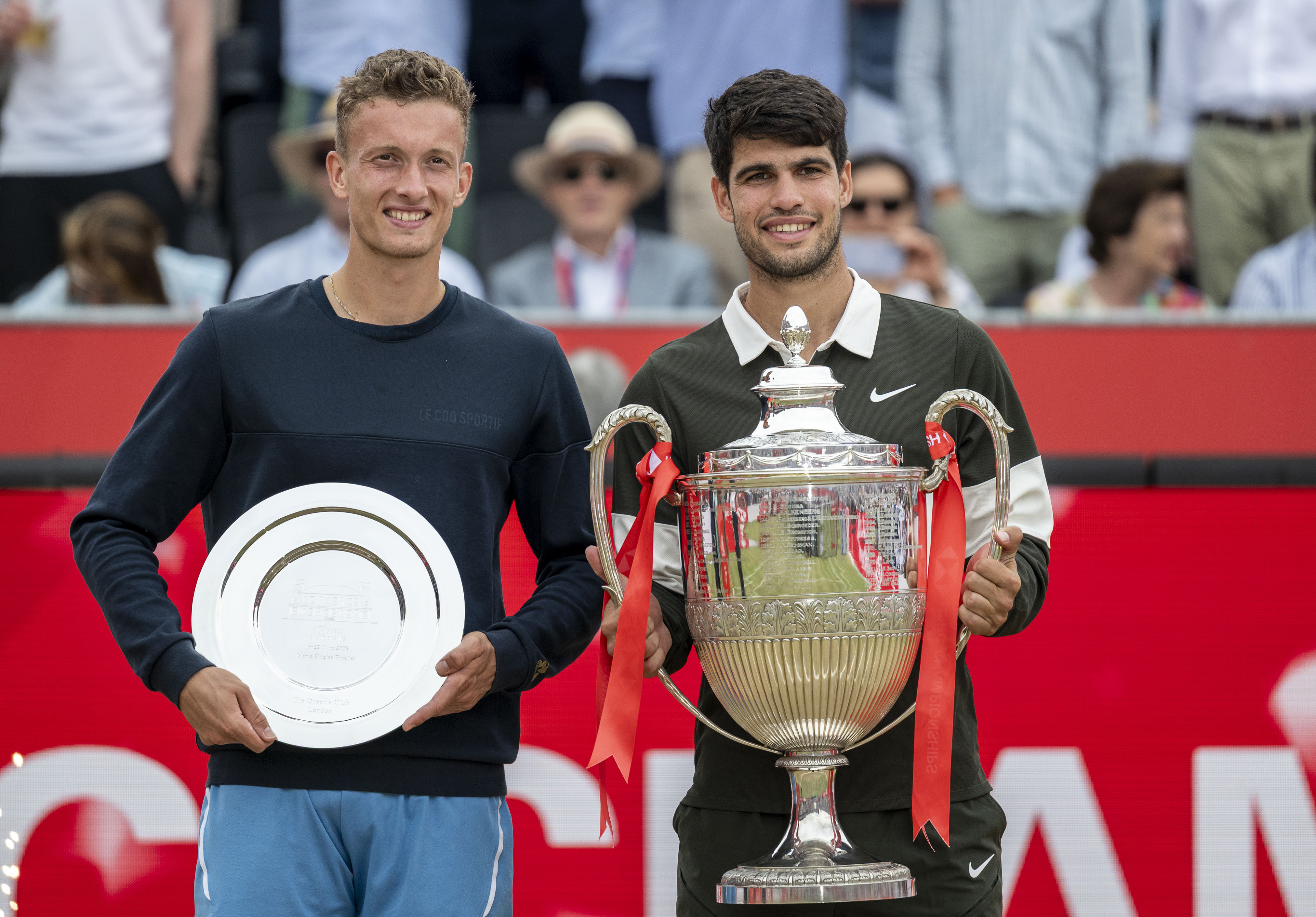 欧洲网球队力克意大利网球队，阿尔卡拉斯统治全场