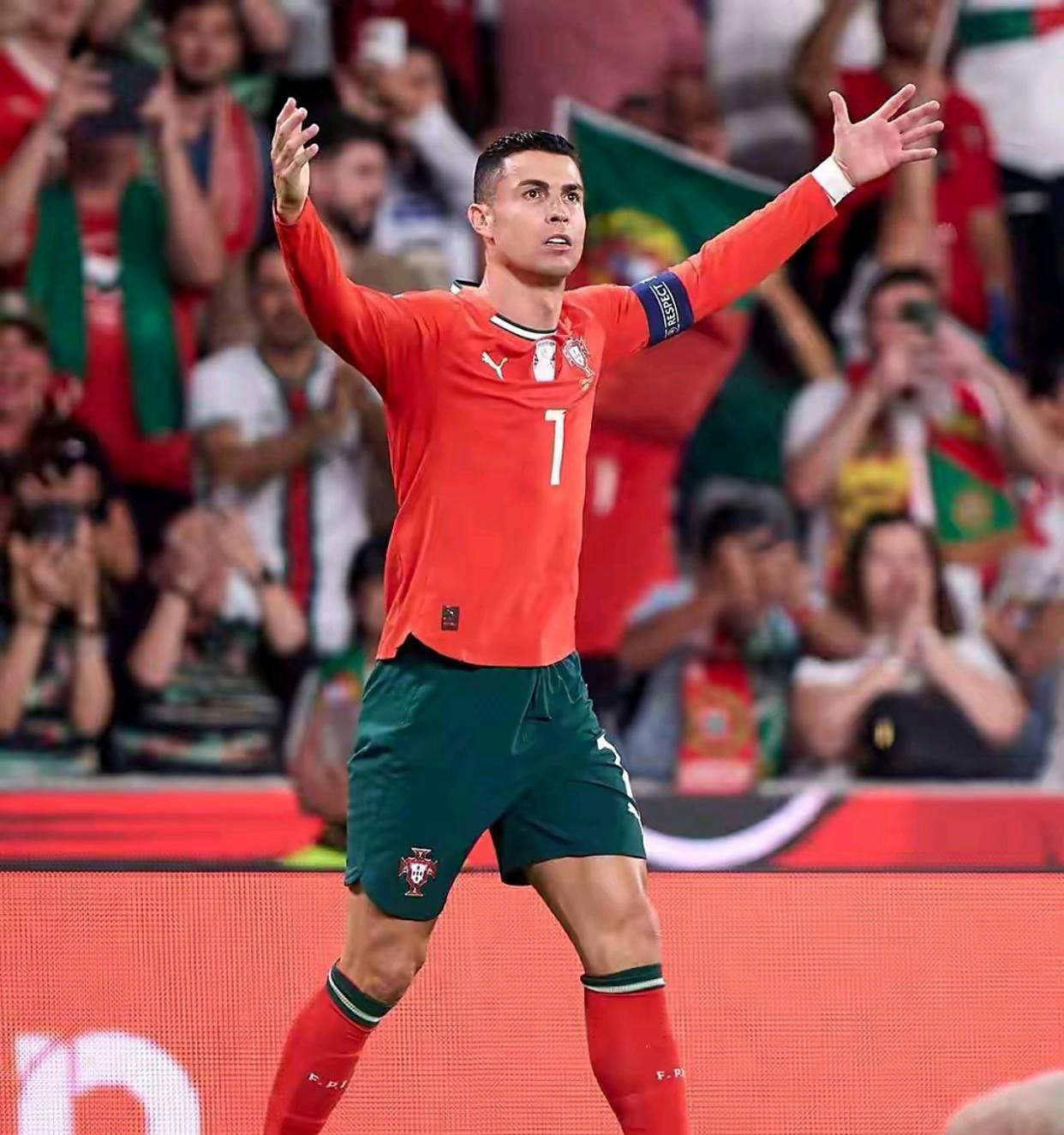 匈牙利国家队发挥出色，轻松晋级