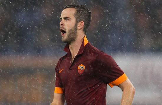 包含皮亚尼奇助攻制胜，国米登顶积分榜首！的词条