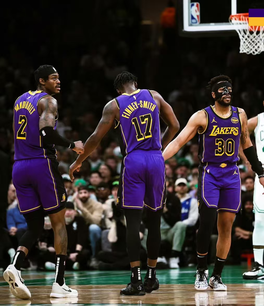 NBA大战硝烟弥漫，湖人队频频晋级