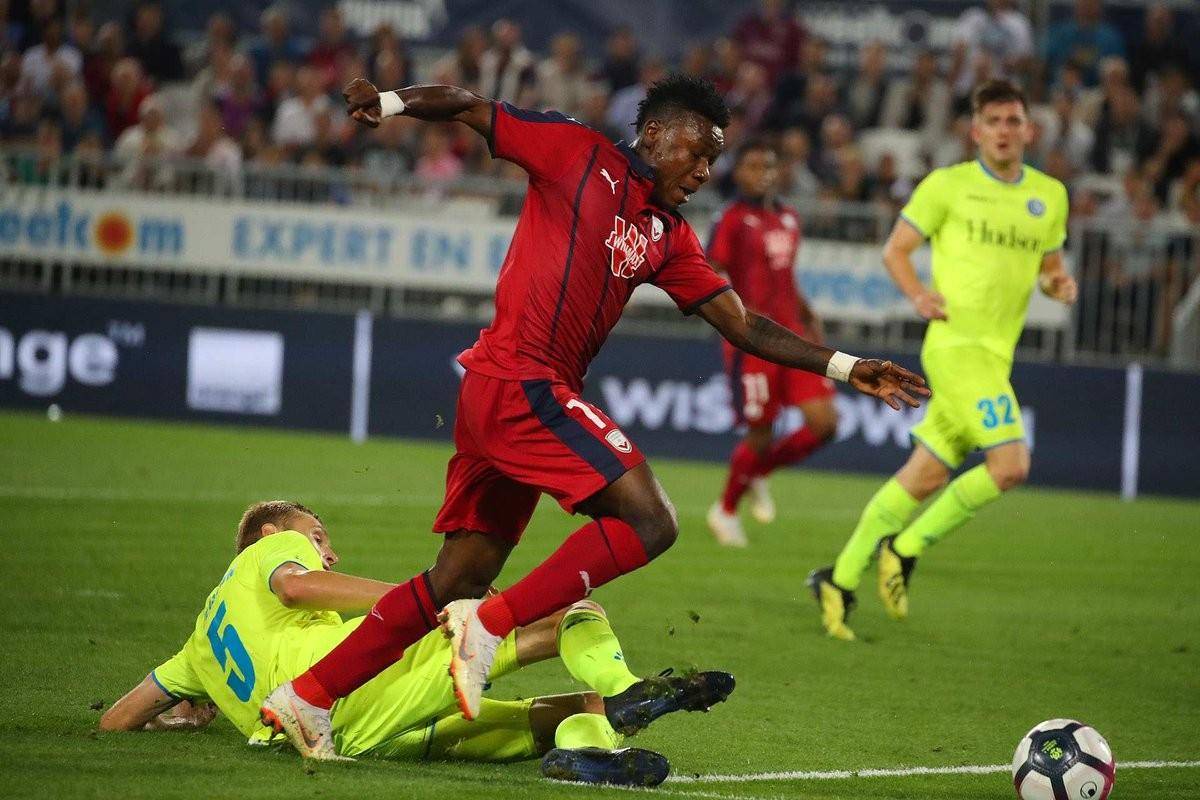 包含巴黎客场击败波尔多，继续积极追赶尾梁的词条