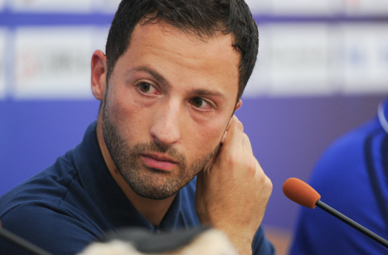 关于沙尔克再次失利，球迷心情低落的信息