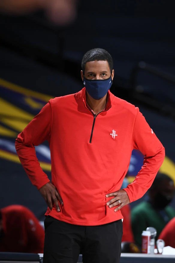 包含比尔巴鄂主教练赞赏球员表现，力挺胜利的词条