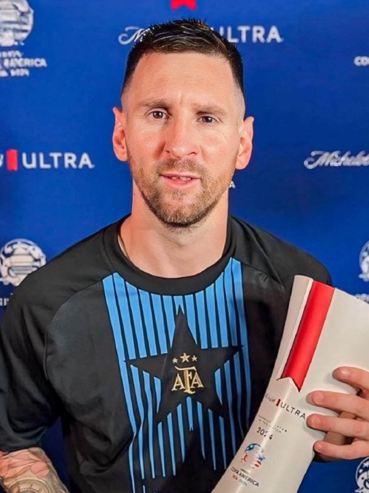 阿根廷传奇球星宣布复出，将参加下赛季比赛的简单介绍