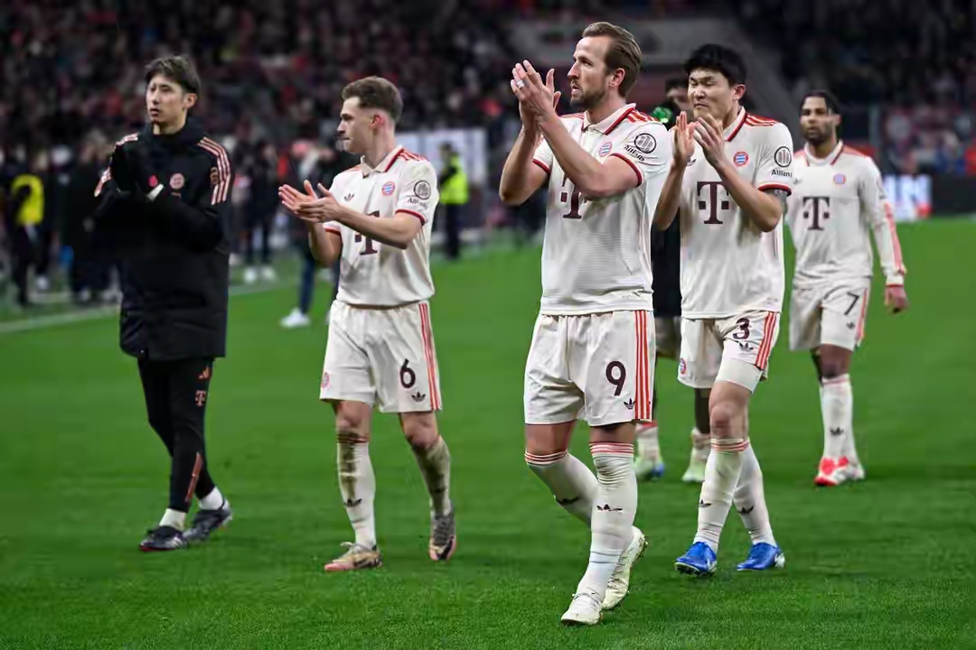 勒沃聚光灯队员专注训练，大胜拜仁慕尼黑的简单介绍