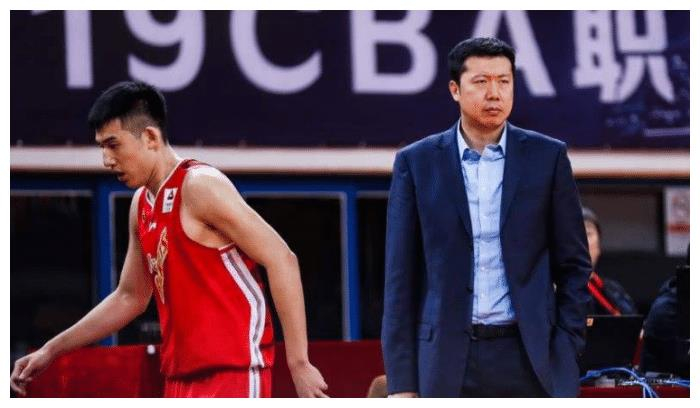 包含八一队阵容整合不力，战绩持续下滑的词条