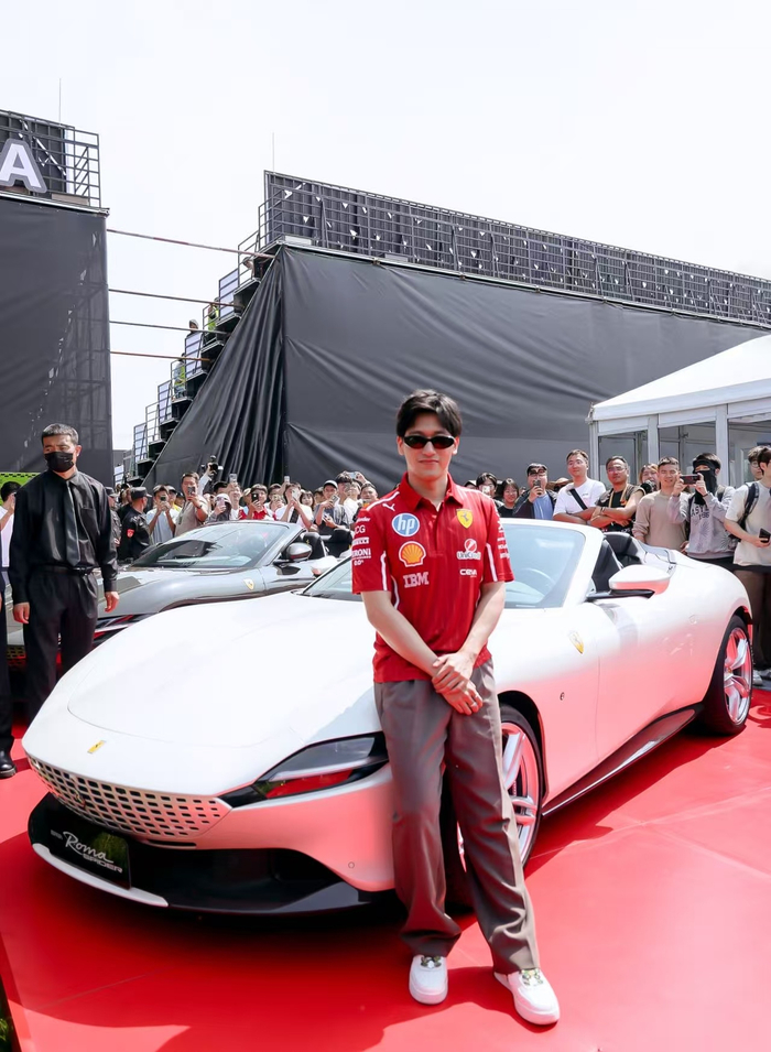 关于阿斯顿马丁力克法拉利，周冠宇惊艳四座的信息