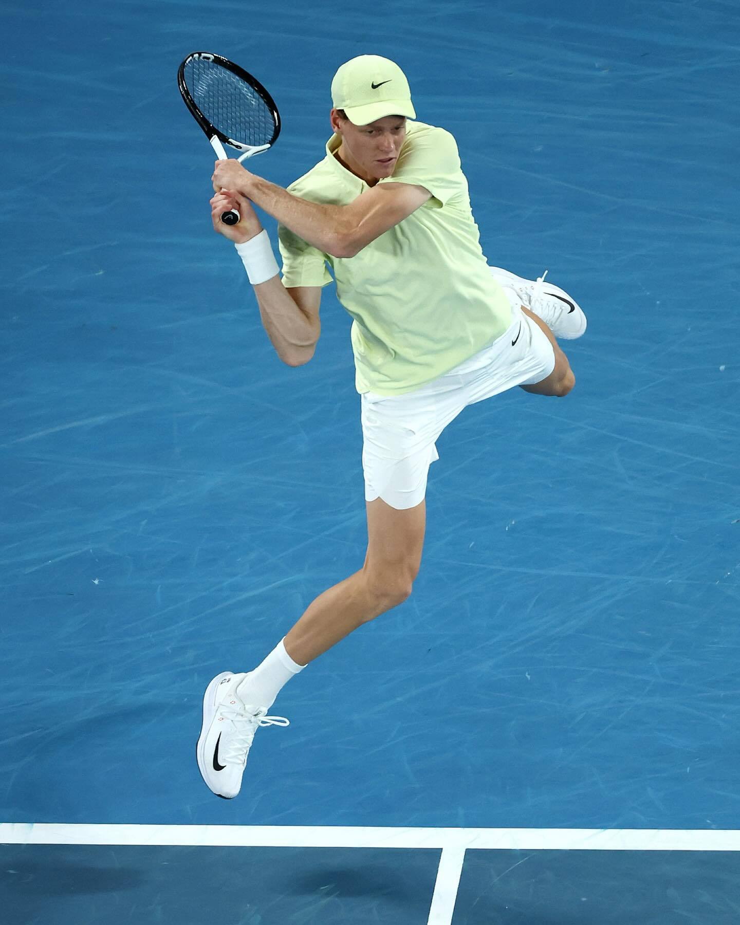 关于澳大利亚网球队险胜美国网球队，西西帕斯制霸全场的信息