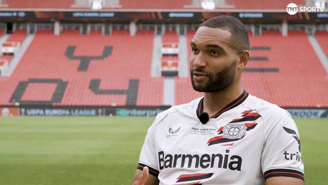 曼联中卫受伤，球队防线薄弱的简单介绍