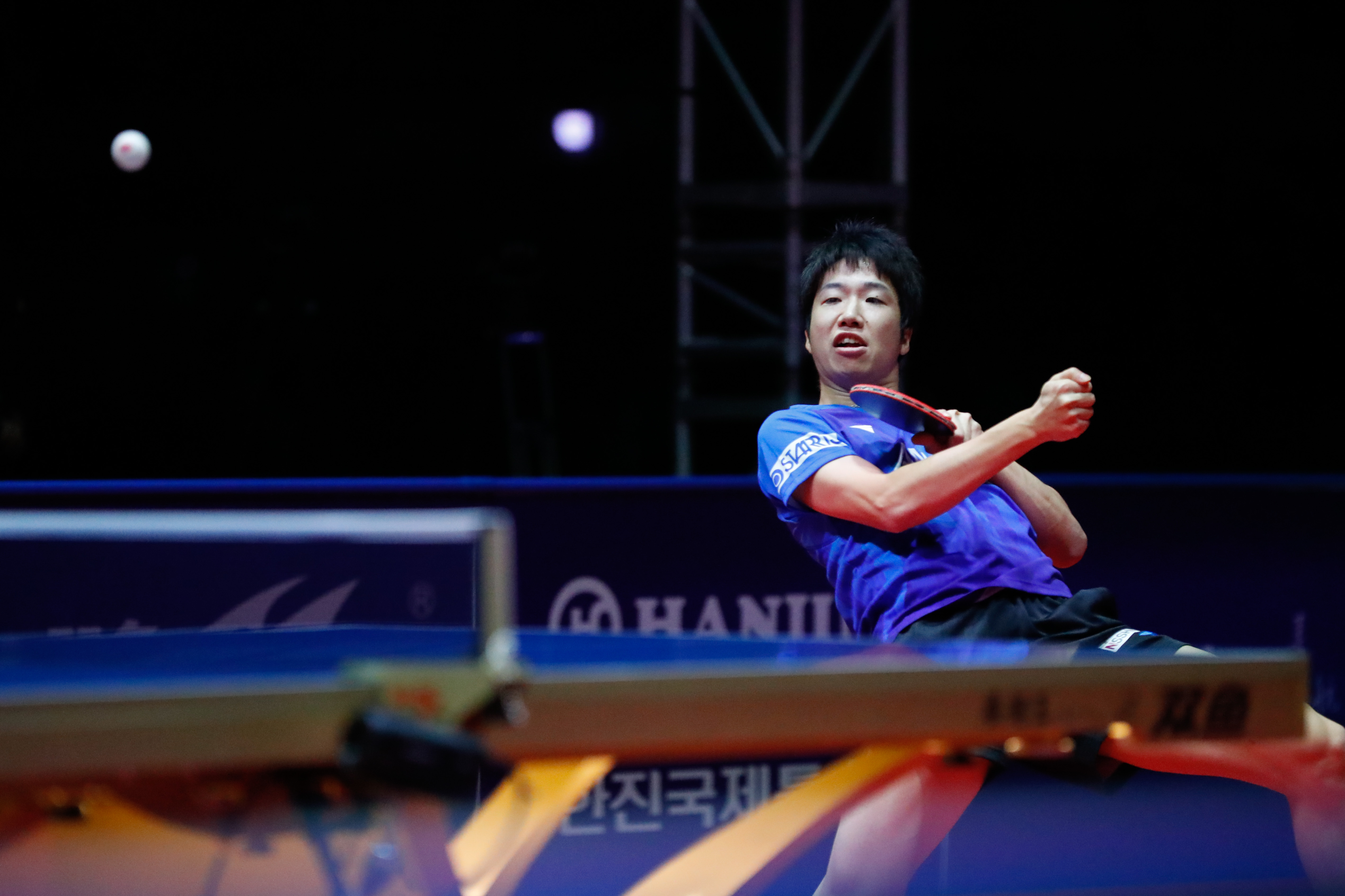 关于中国乒乓球队力克波兰乒乓球队，水谷隼统治全场的信息