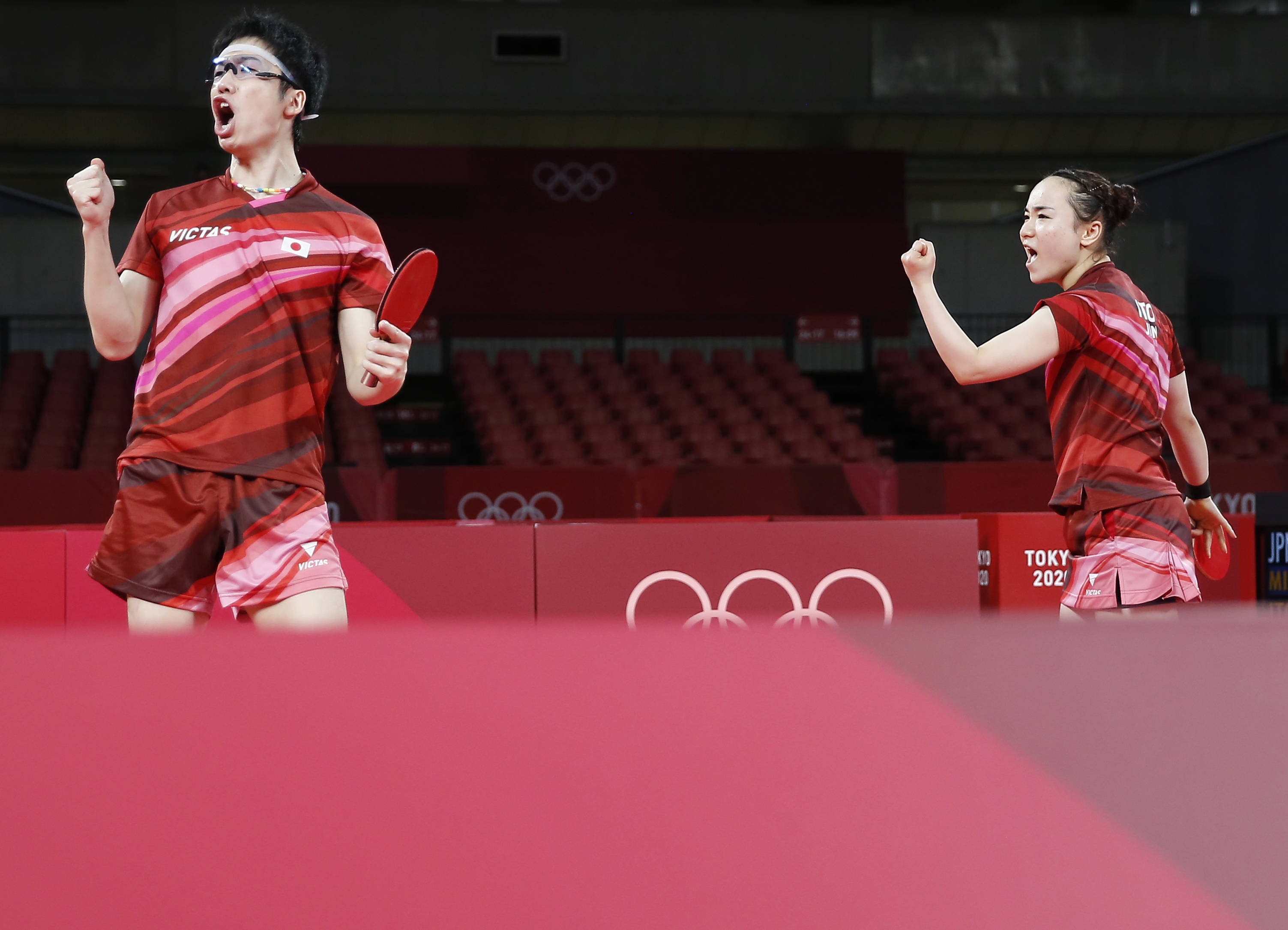 关于中国乒乓球队力克波兰乒乓球队，水谷隼统治全场的信息