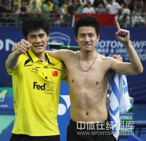 印度羽毛球队险胜泰国羽毛球队，陶菲克三分雨点燃全场的简单介绍