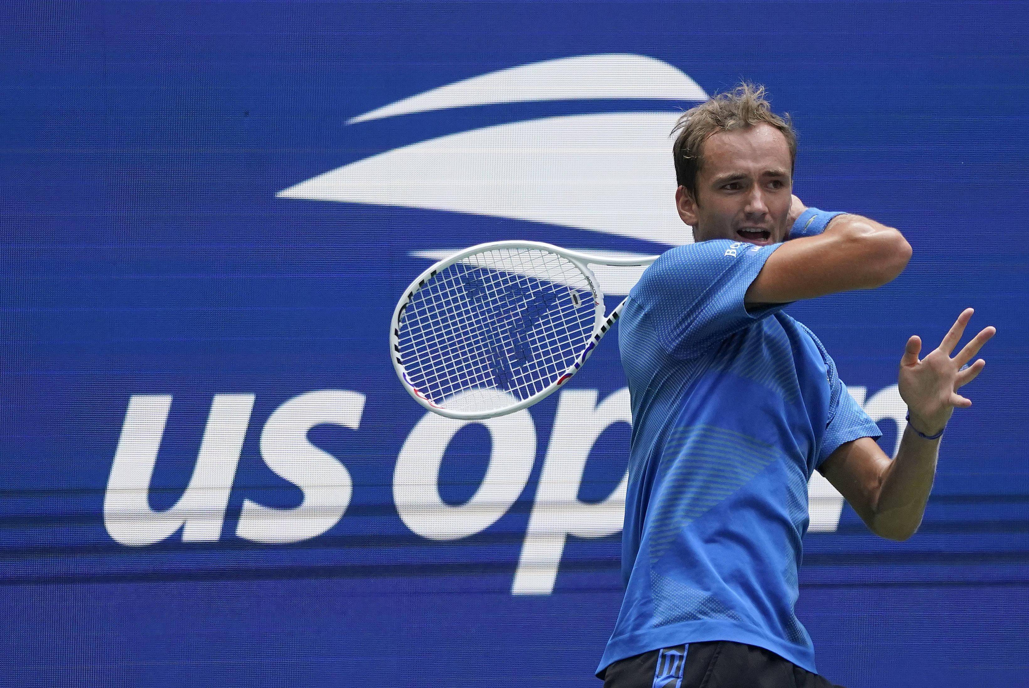 日本网球队绝地反击世界网球队，梅德韦杰夫高光表现的简单介绍