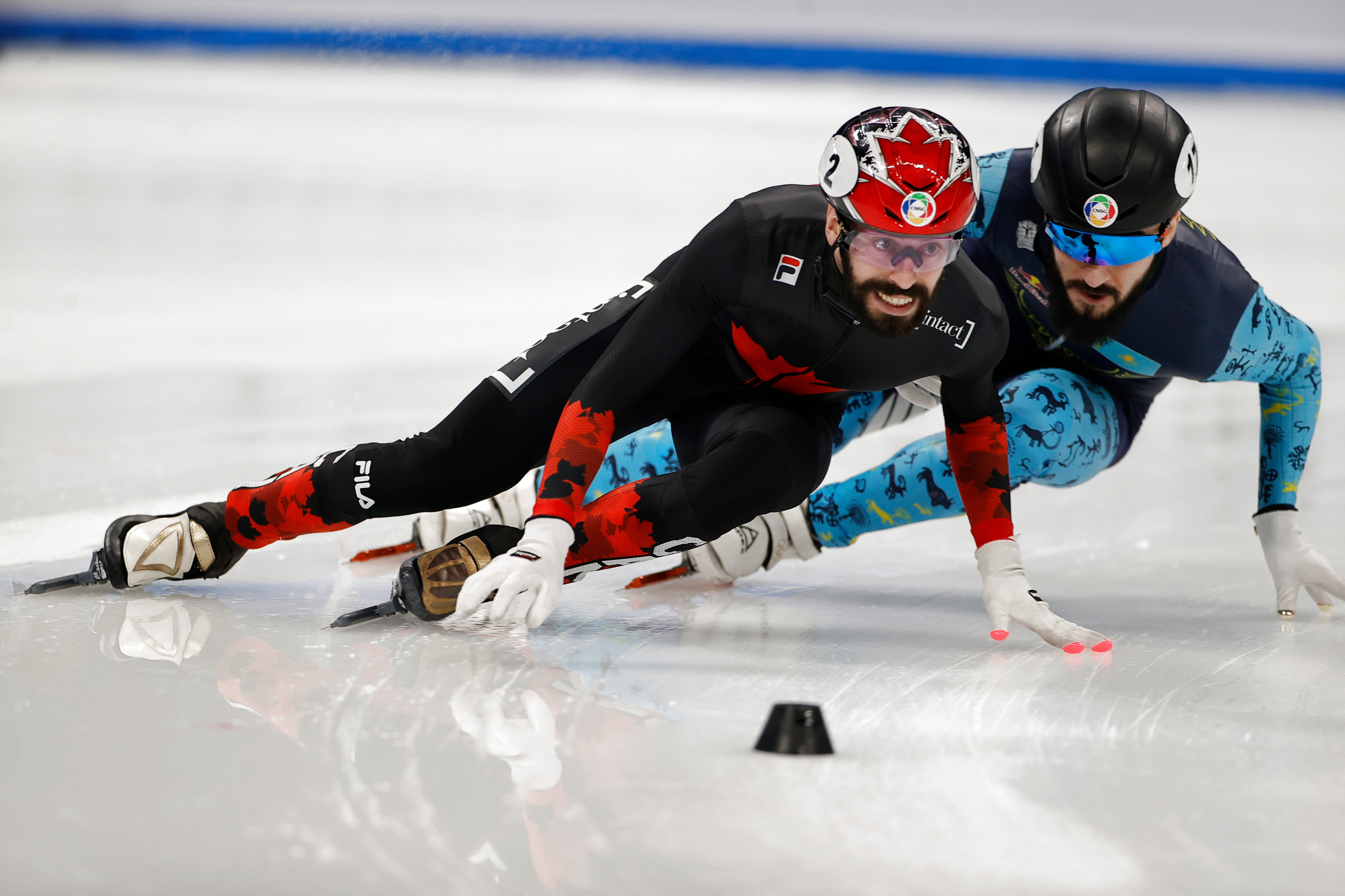 短道速滑比赛荷兰选手斩获银牌