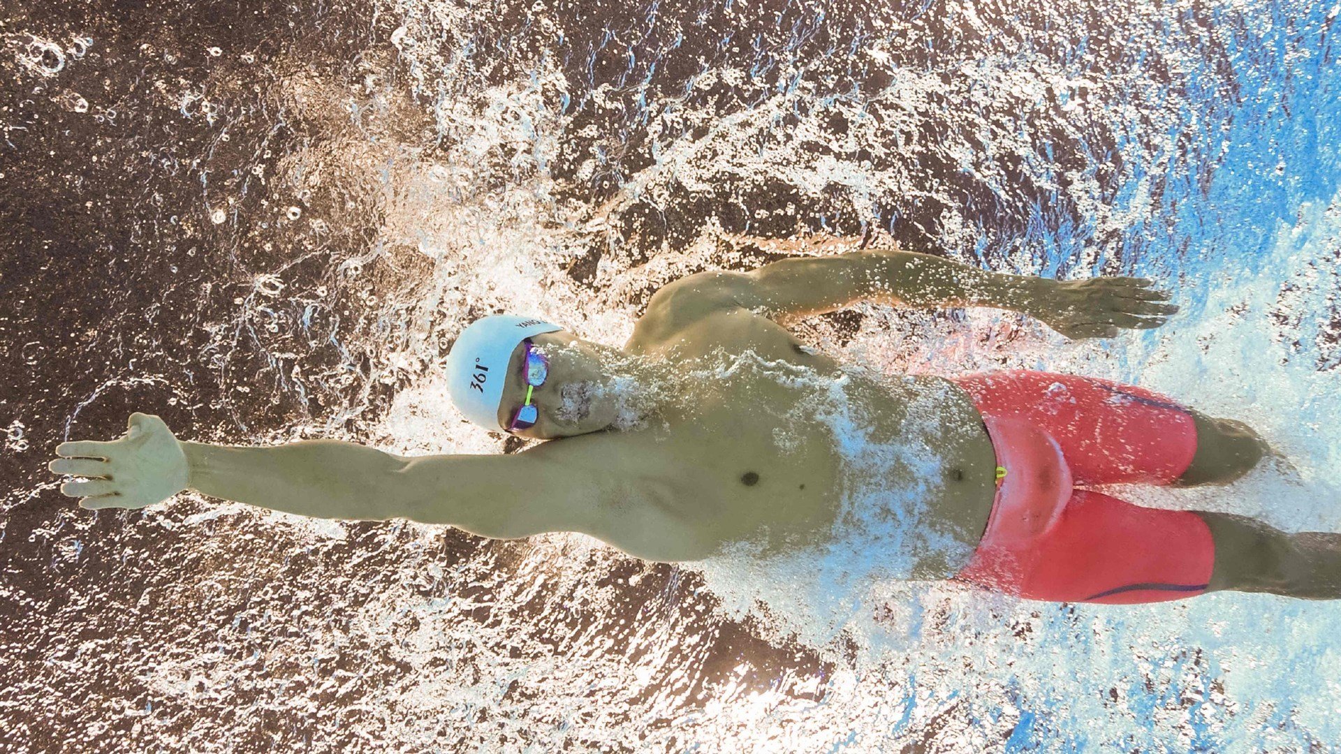 浓眉擎天柱,一场定义季后赛强度的压制级演出