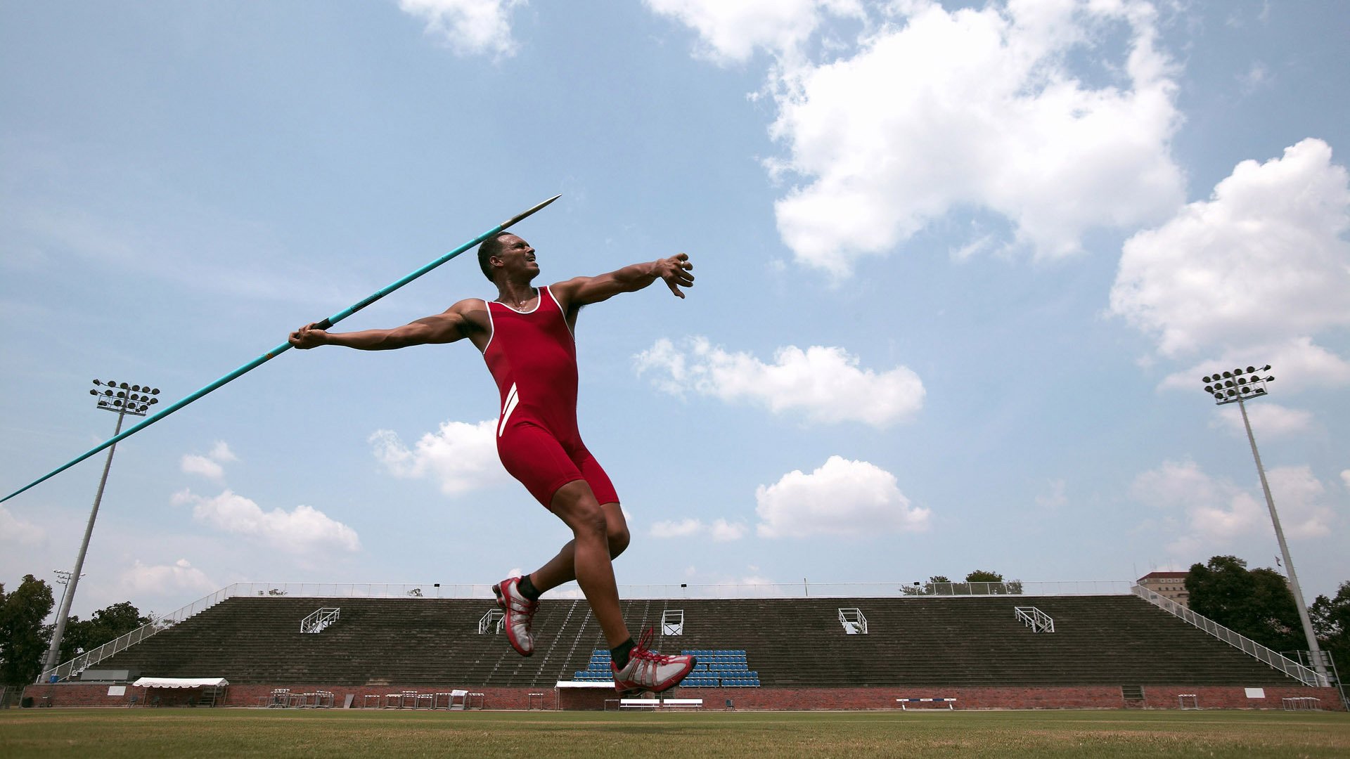 戈贝尔的节奏魔法，F1年度争冠之夜，一个篮球巨人的跨界启示