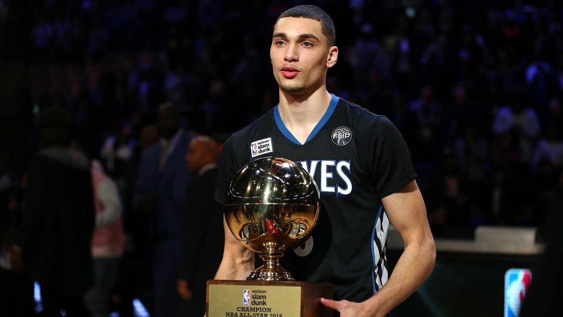 总决赛之夜,布克持续制造杀伤,太阳之刃如何撕裂对手防线