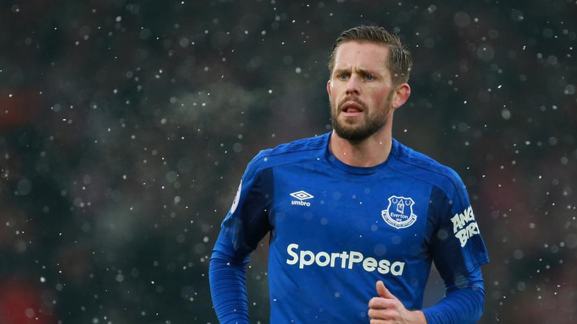 凯恩独造三球闪耀全场，德国战车轻取里昂展现冠军相