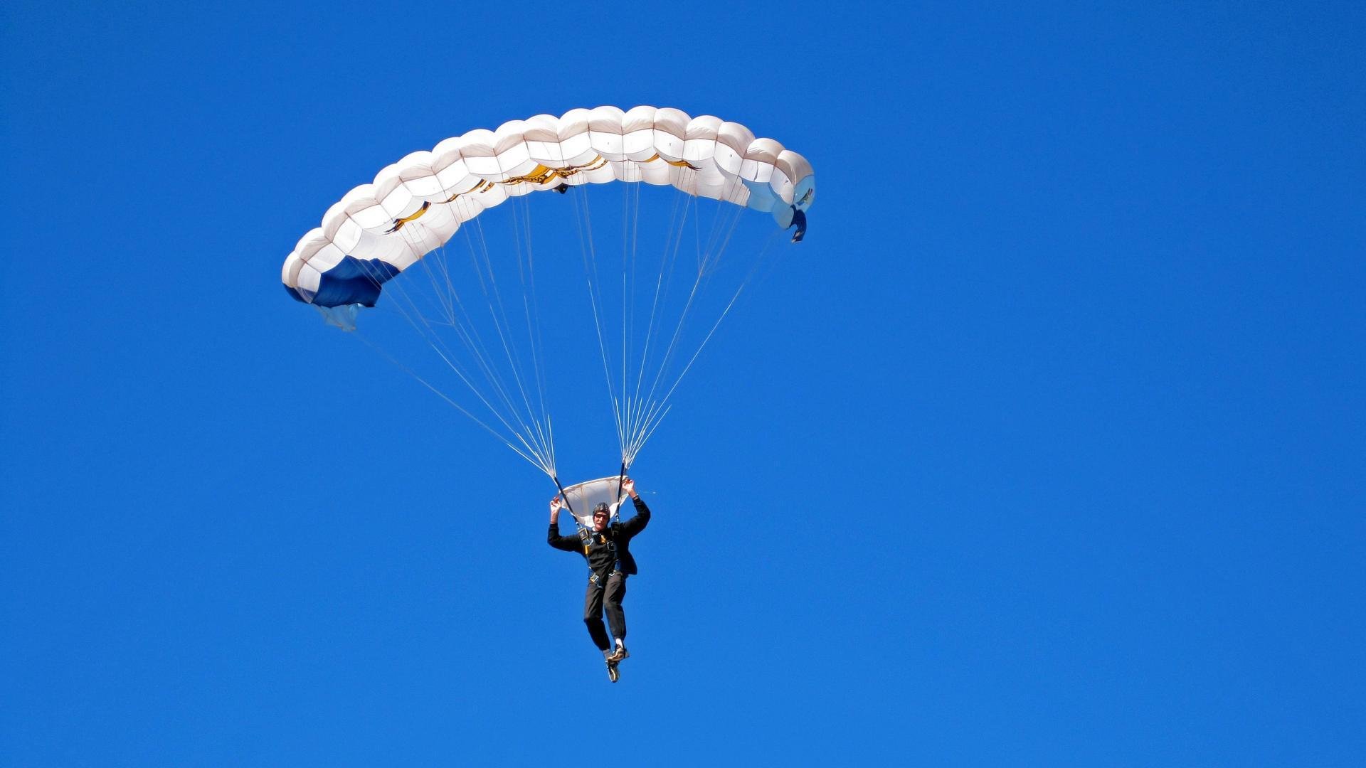 雷霆对阵广东队,班凯罗攻防两端的统治性表演